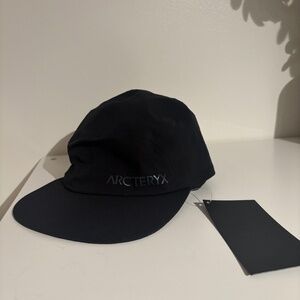 Arc’teryx Paltz 5 Panel Cap Black Adjustable one size NEW
